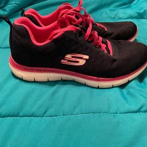 Sketchers air cooled memory foam shoes